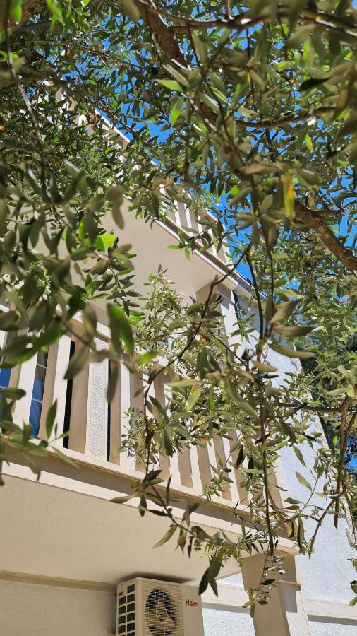 Apartments Serenity Supetar Exterior foto